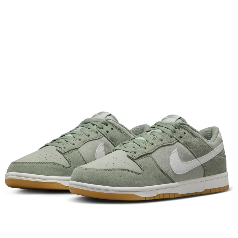Nike Men’s Low-Top Sneakers in Sage Green, White and Gum